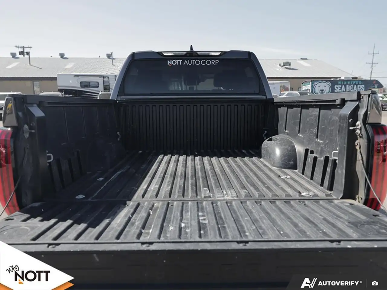 Toyota Tundra снимка Toyota Tundra