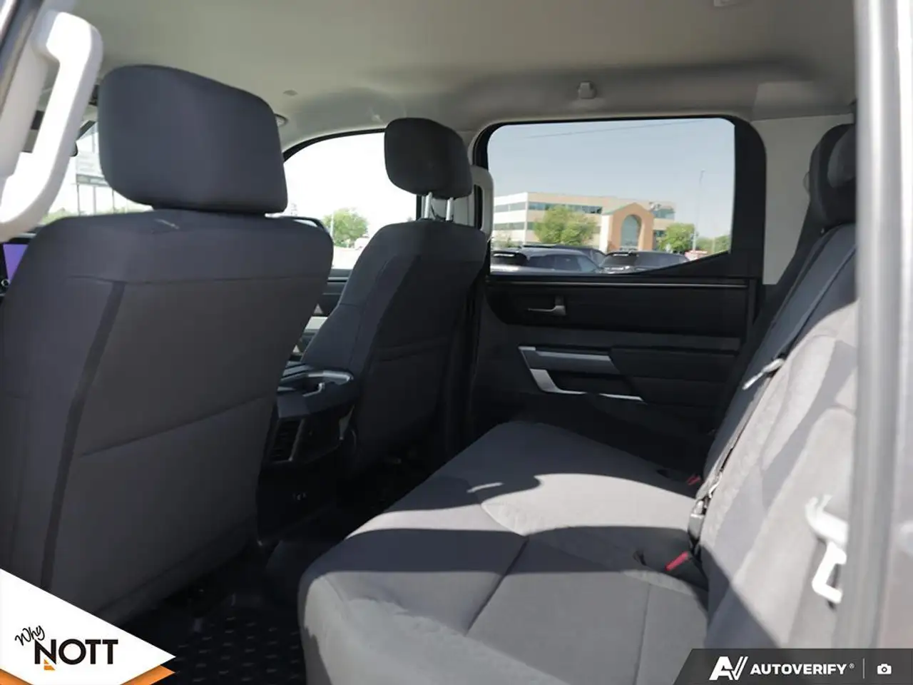 Toyota Tundra снимка Toyota Tundra