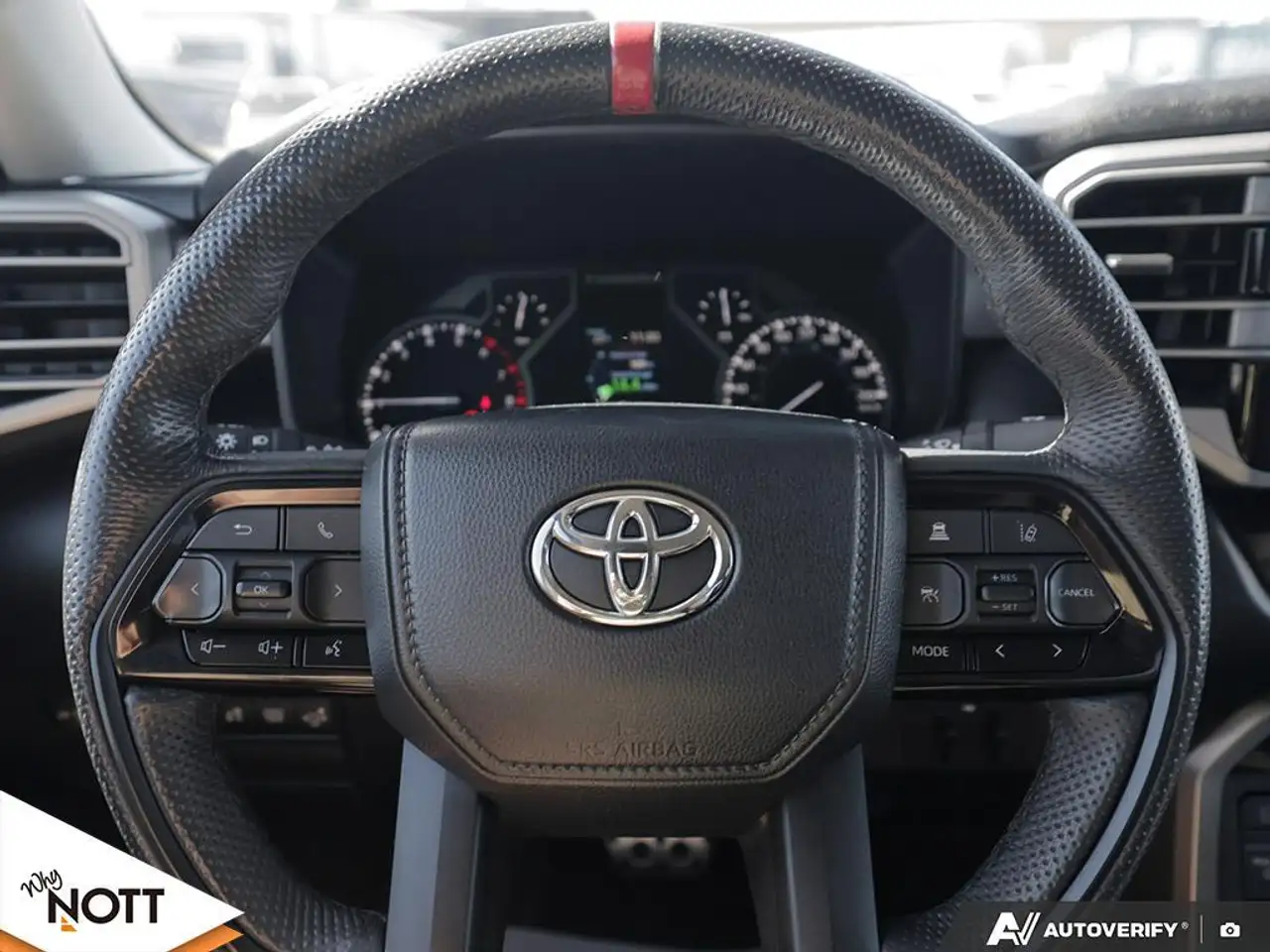 Toyota Tundra снимка Toyota Tundra