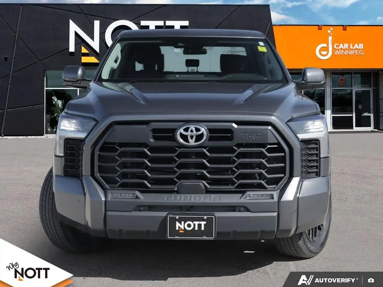 Toyota Tundra снимка Toyota Tundra