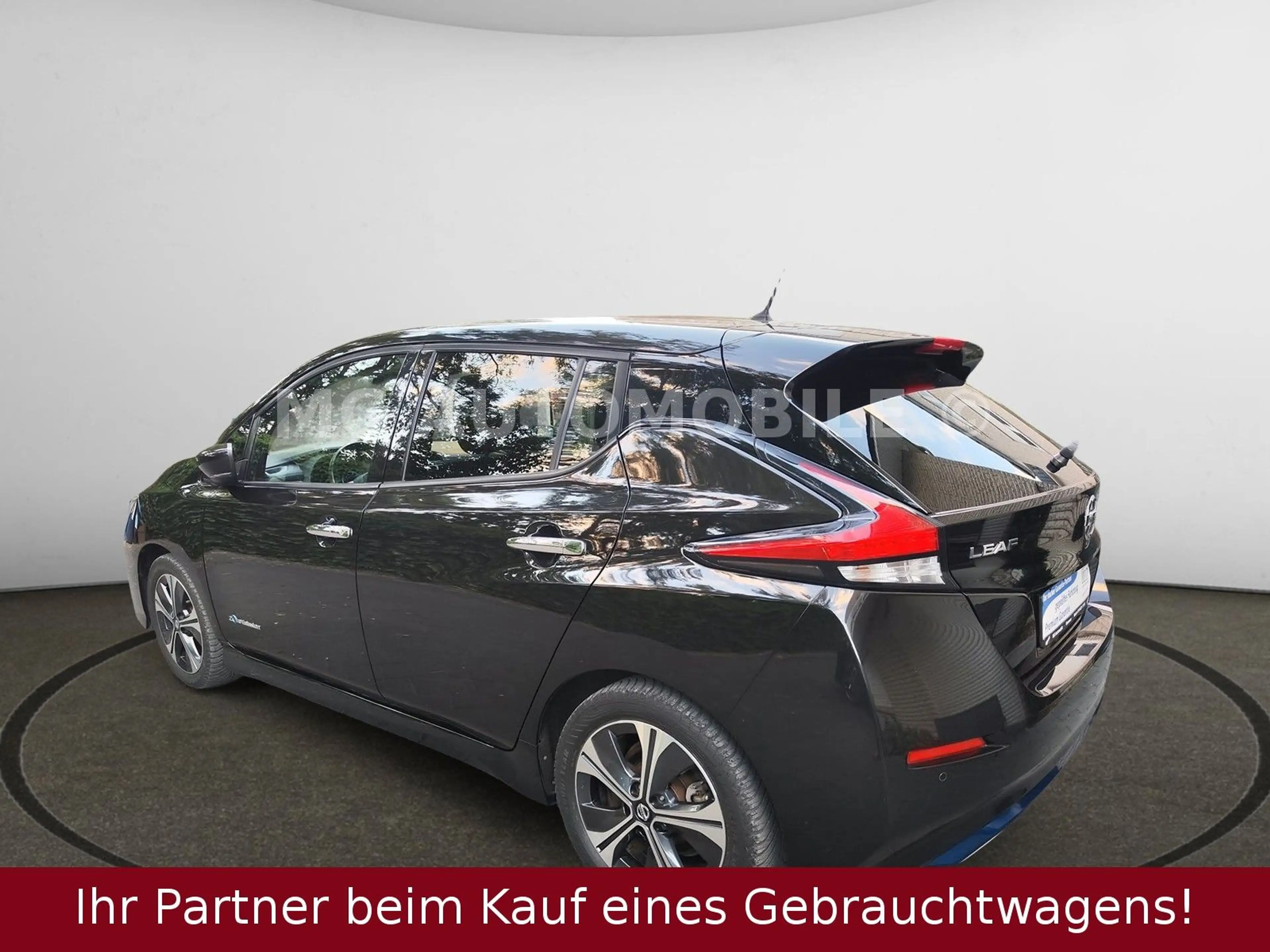 Nissan Leaf 40 kWh N-Connecta 1.Hd LED 360° Kamera — photo 9
