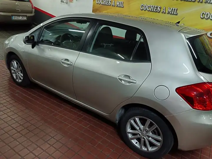 Toyota Auris 2010, foto 31