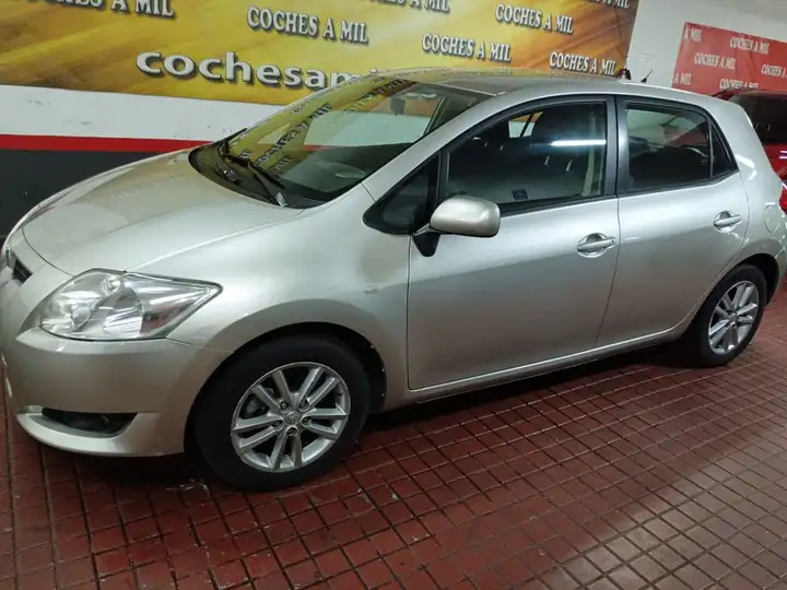 Toyota Auris 2010, foto 12
