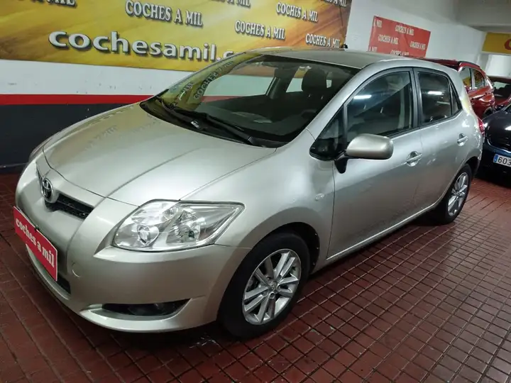 Toyota Auris 2010, foto 11