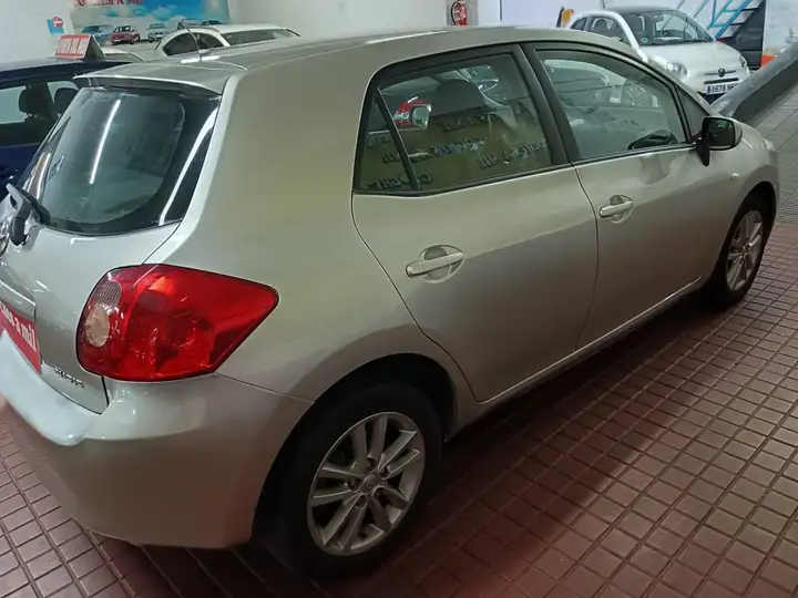 Toyota Auris 2010, foto 48