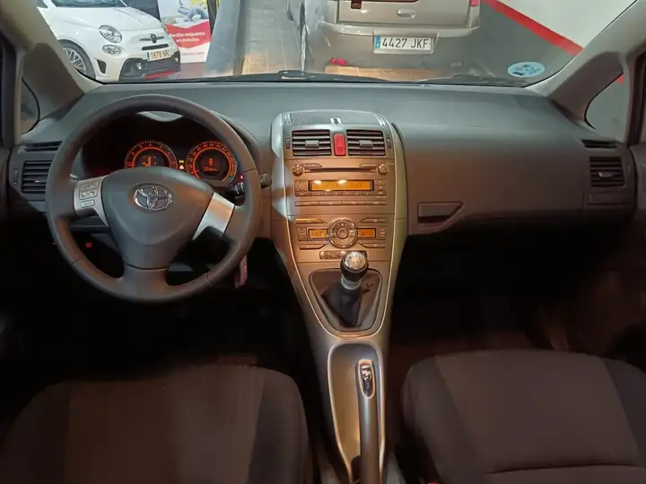Toyota Auris 2010, foto 46