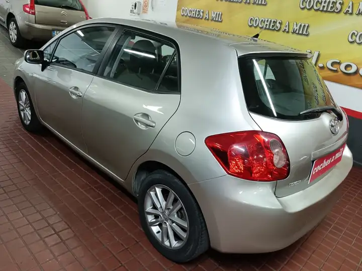Toyota Auris 2010, foto 32