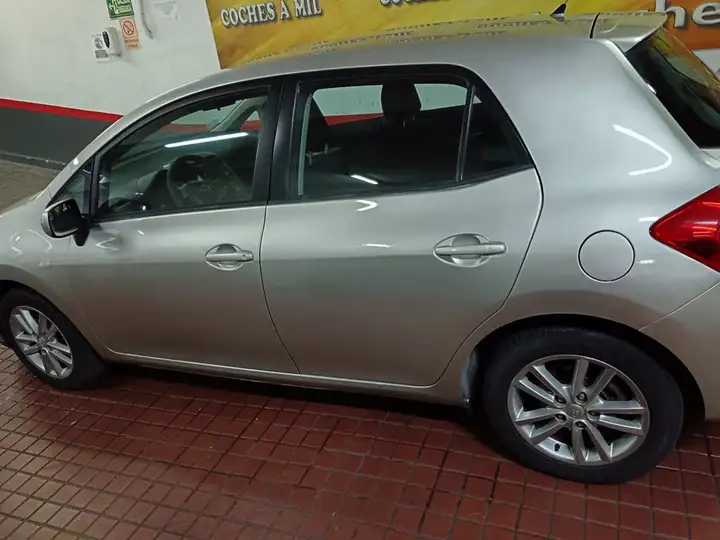 Toyota Auris 2010, foto 22