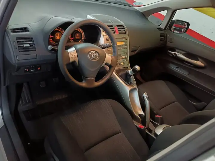 Toyota Auris 2010, foto 15