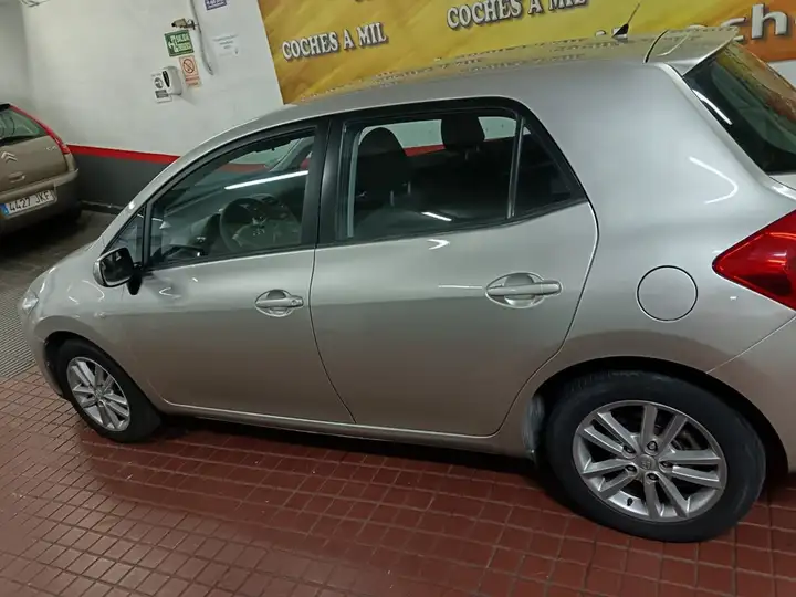 Toyota Auris 2010, foto 29