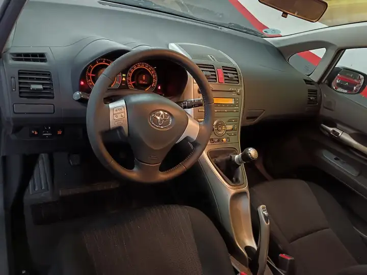 Toyota Auris 2010, foto 18