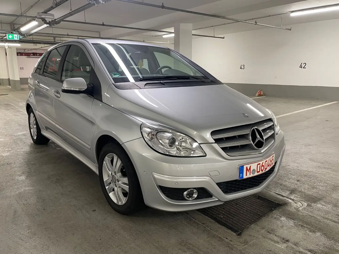Mercedes-Benz B 150 Zilver - 1