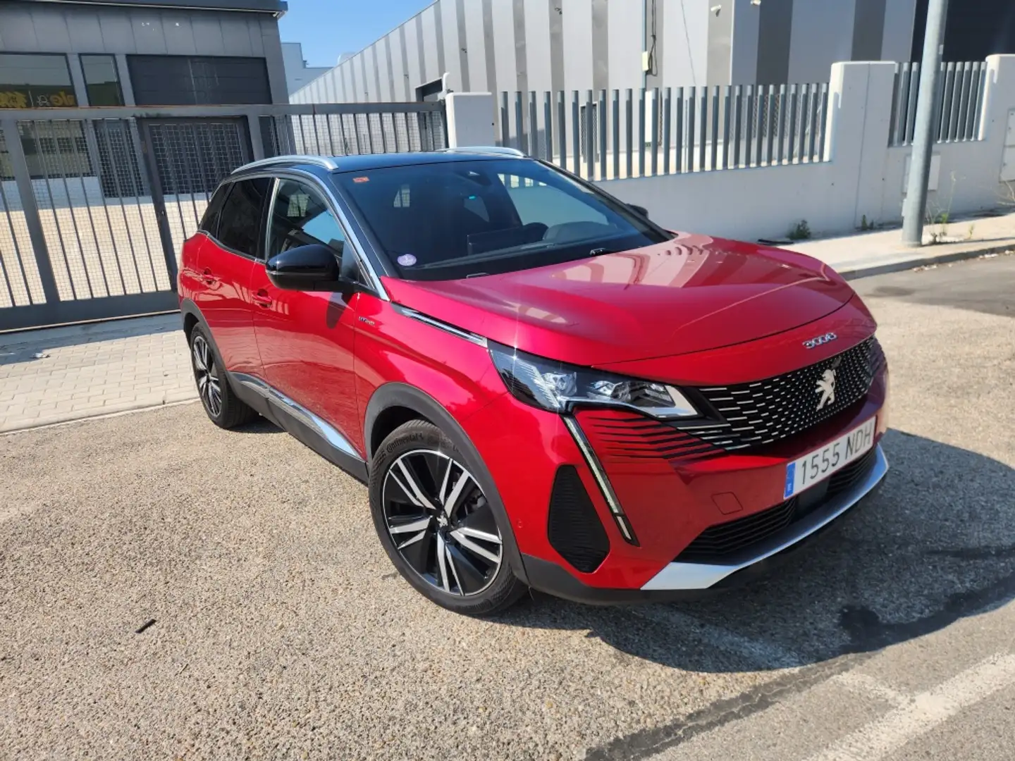 Peugeot 3008 HYB PHEV 225 GT Pack e-EAT8 Burdeos - 1