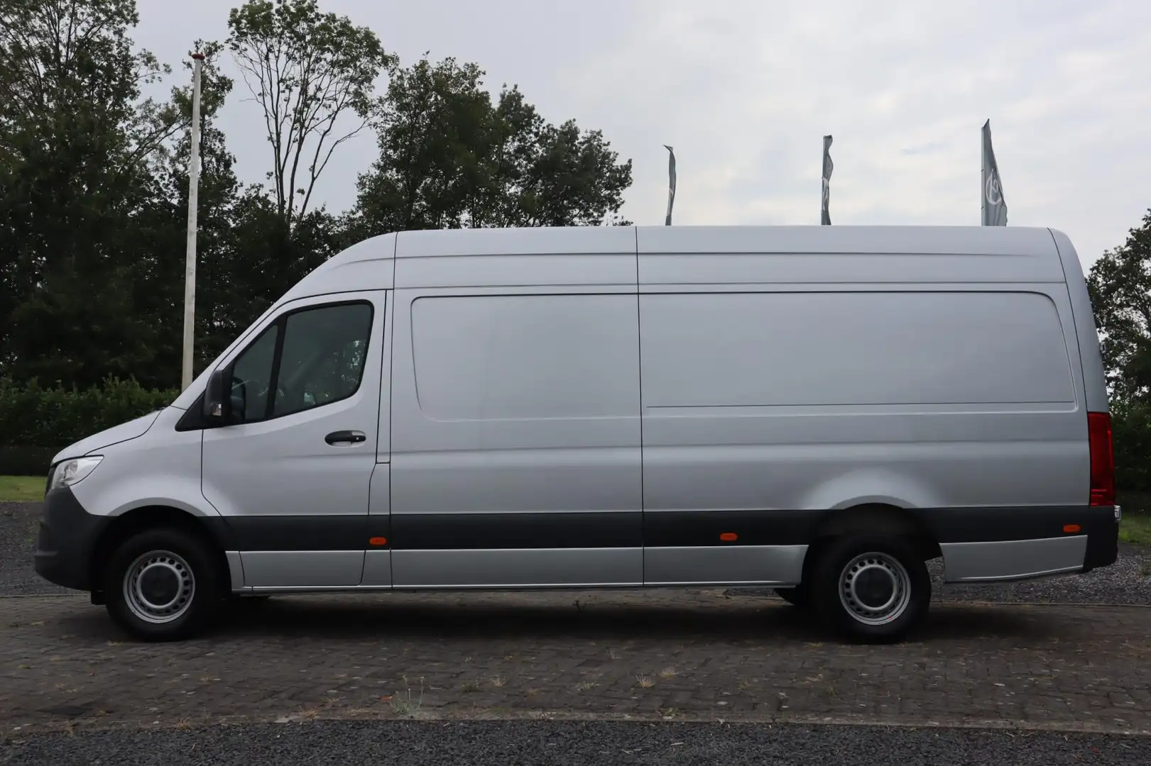 Mercedes-Benz Sprinter 317 CDI L3/H2 Airco, Navigatie, Camera Zilver - 2