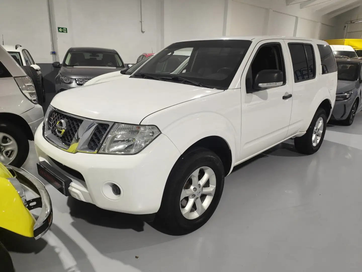 Nissan Pathfinder 2.5dCi SE Blanc - 1