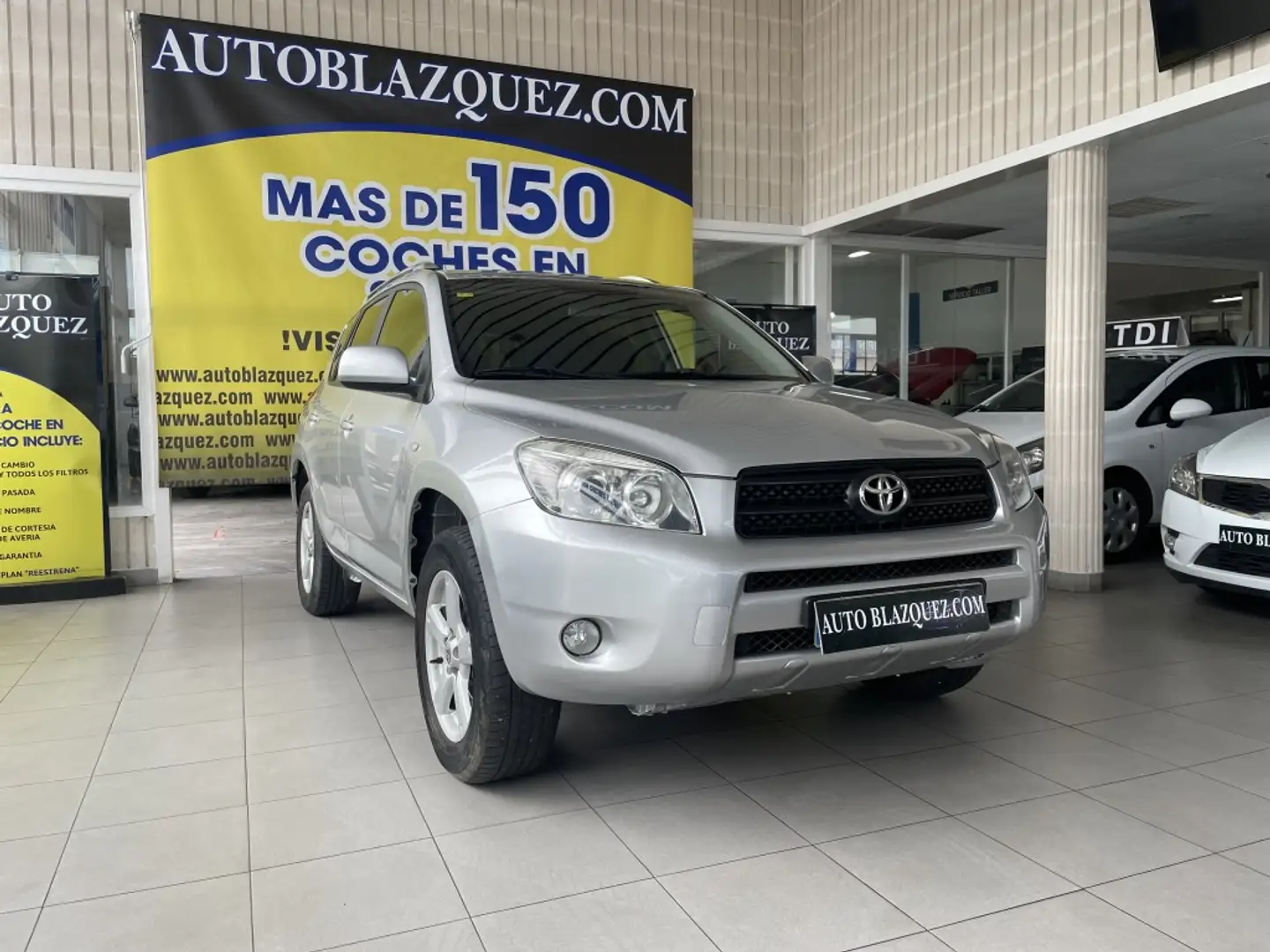 Toyota RAV 4 2.2D-4D Luna Zilver - 1