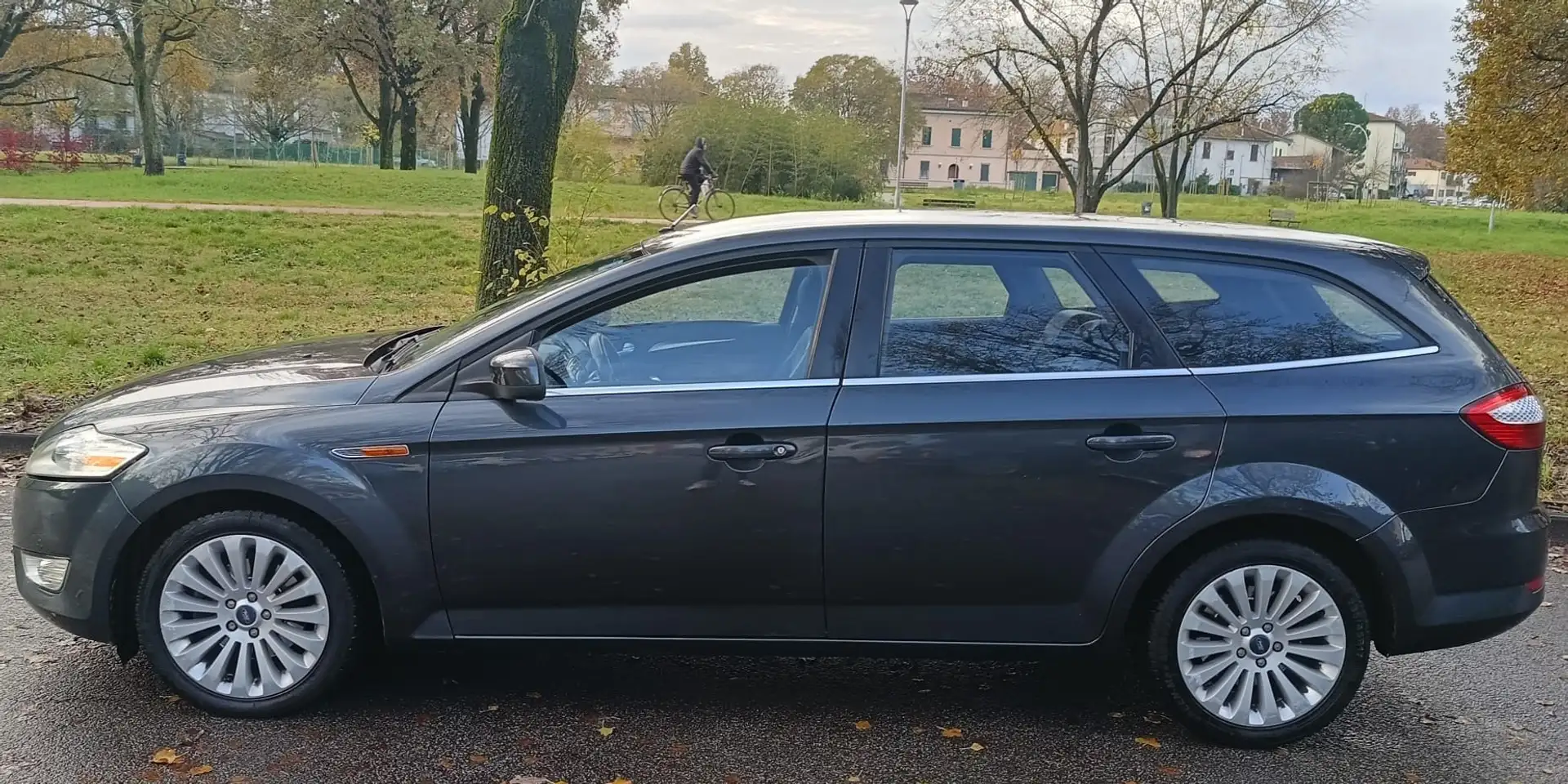 Ford Mondeo SW 2.2 tdci Titanium Pack dpf - 1