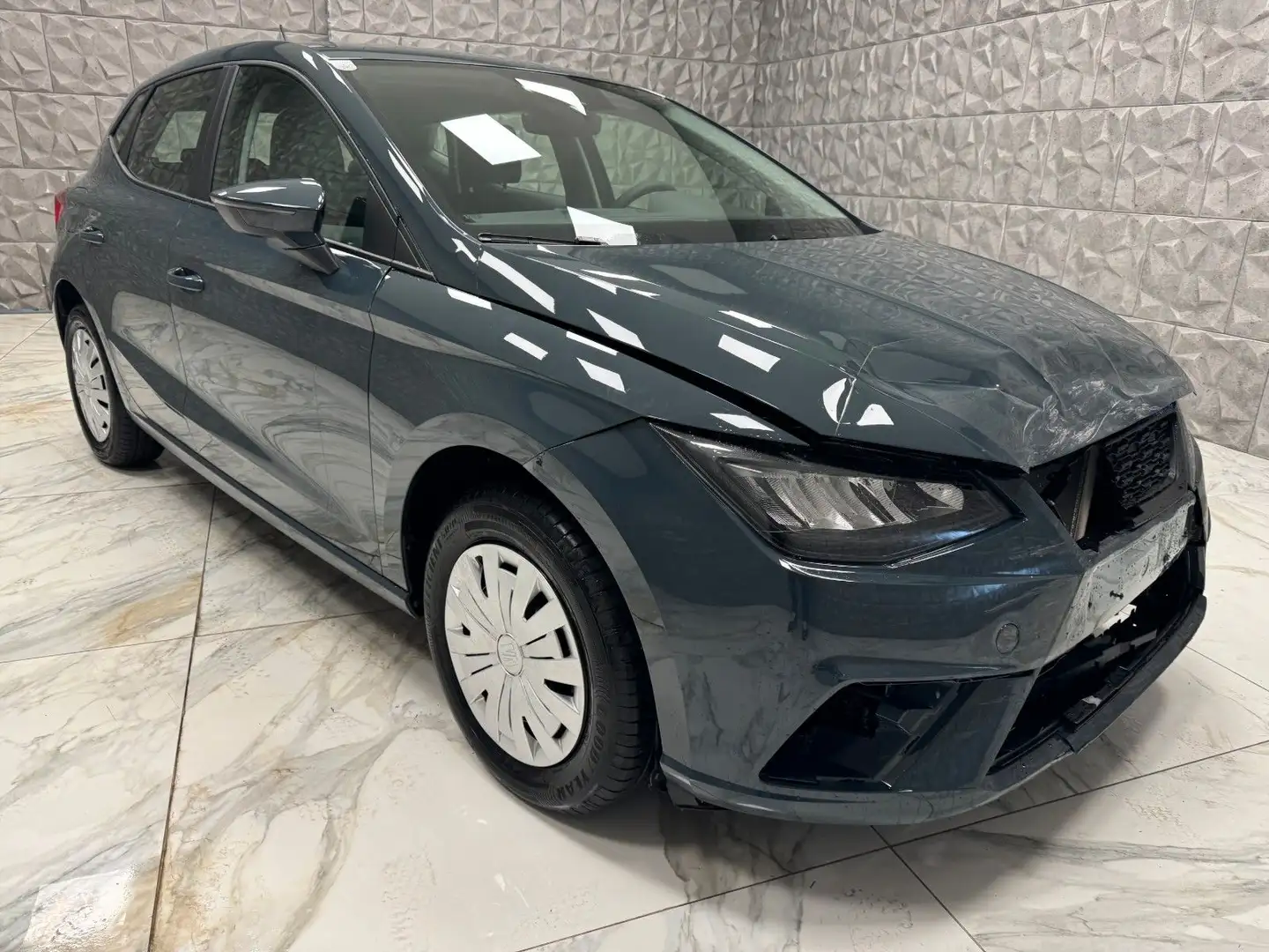 SEAT Ibiza Reference Blau - 1