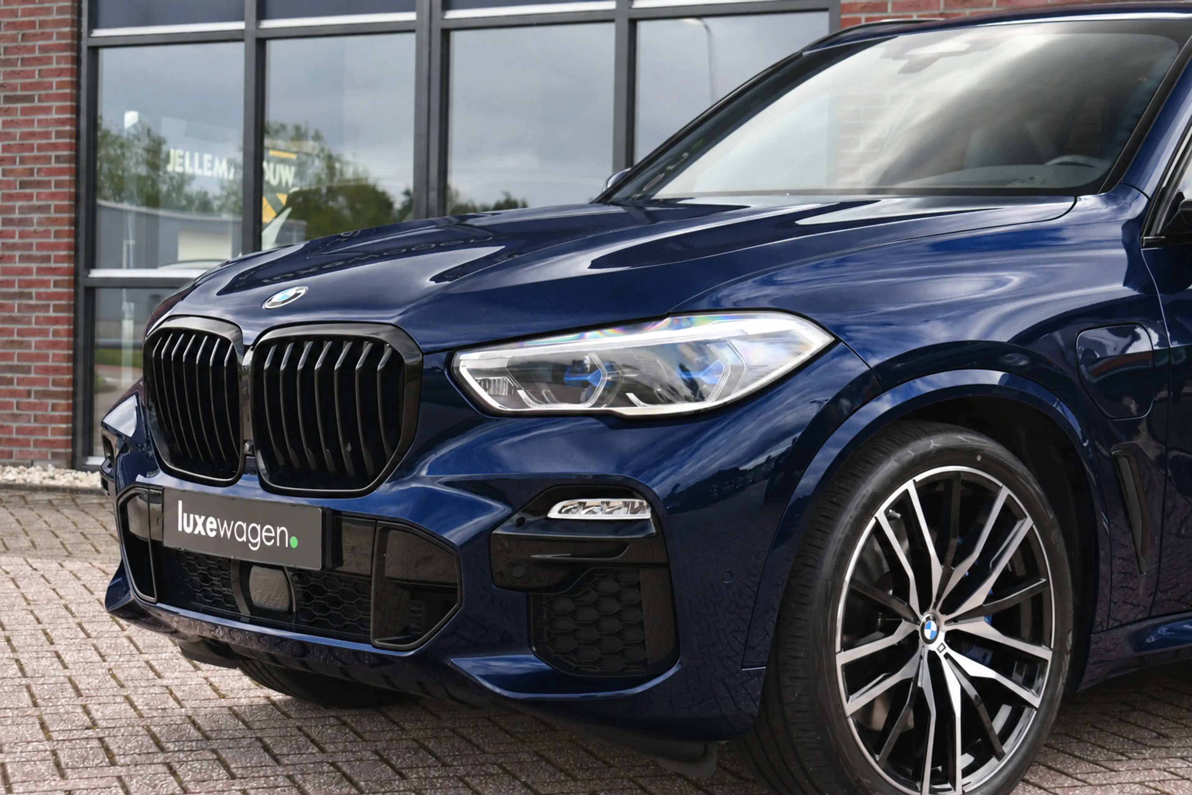 BMW X5 xDrive45e M-Sport Skylounge Trekh ACC 4WS 360 Comf — photo 21