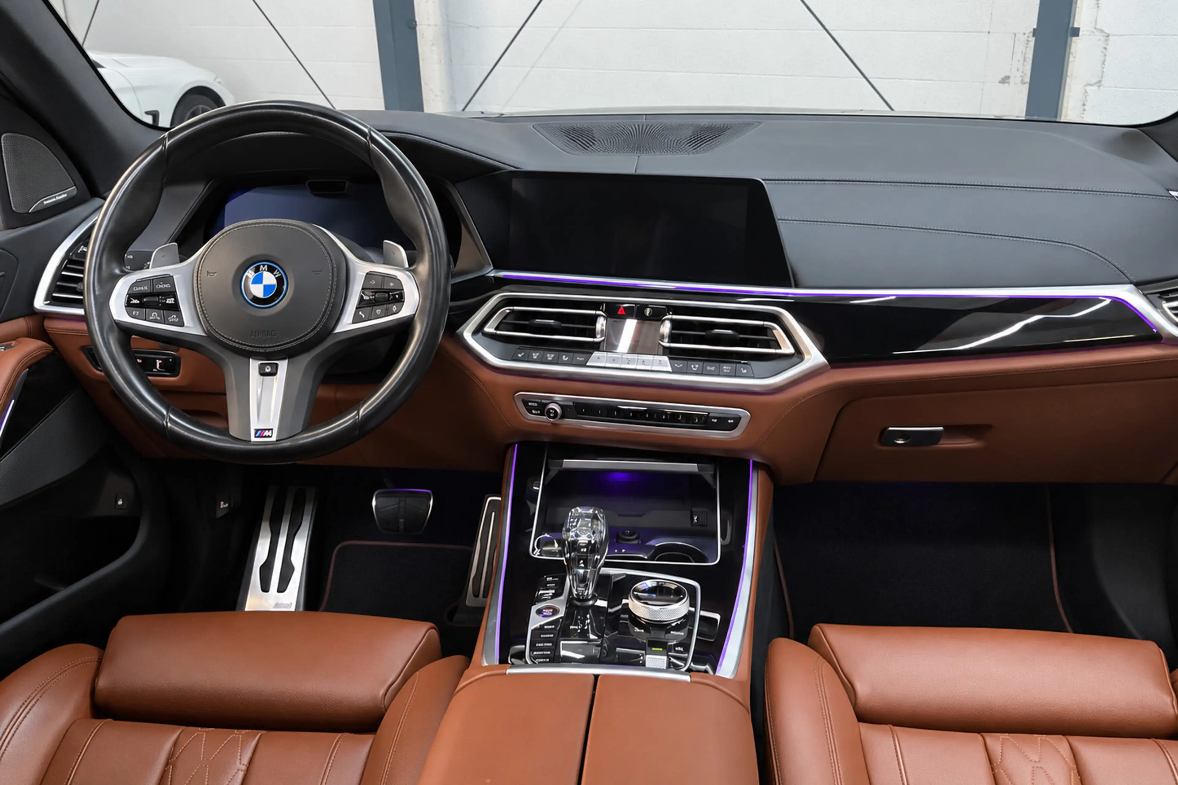 BMW X5 xDrive45e M-Sport Skylounge Trekh ACC 4WS 360 Comf — photo 23