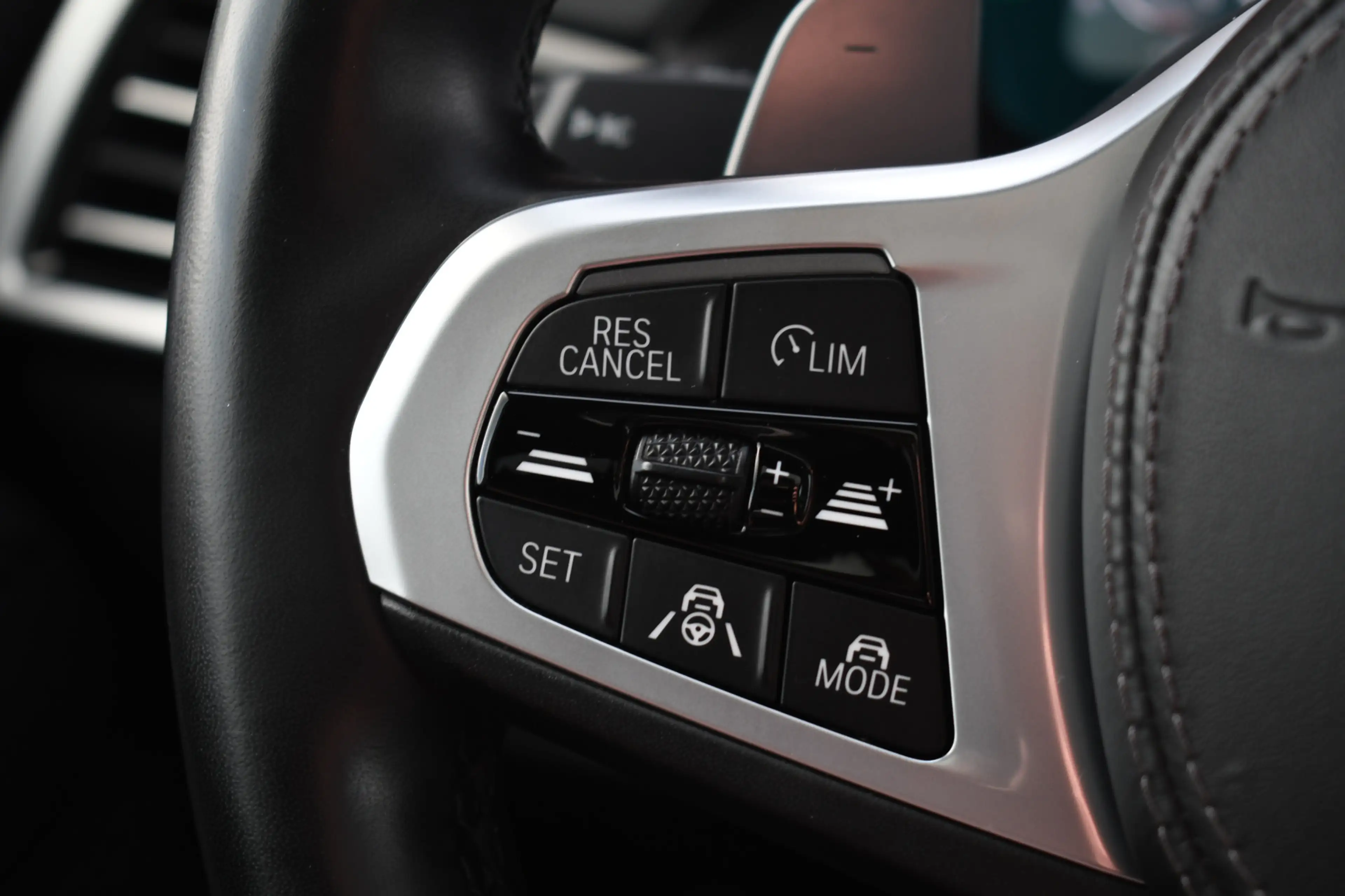 BMW X5 xDrive45e M-Sport Skylounge Trekh ACC 4WS 360 Comf — photo 13