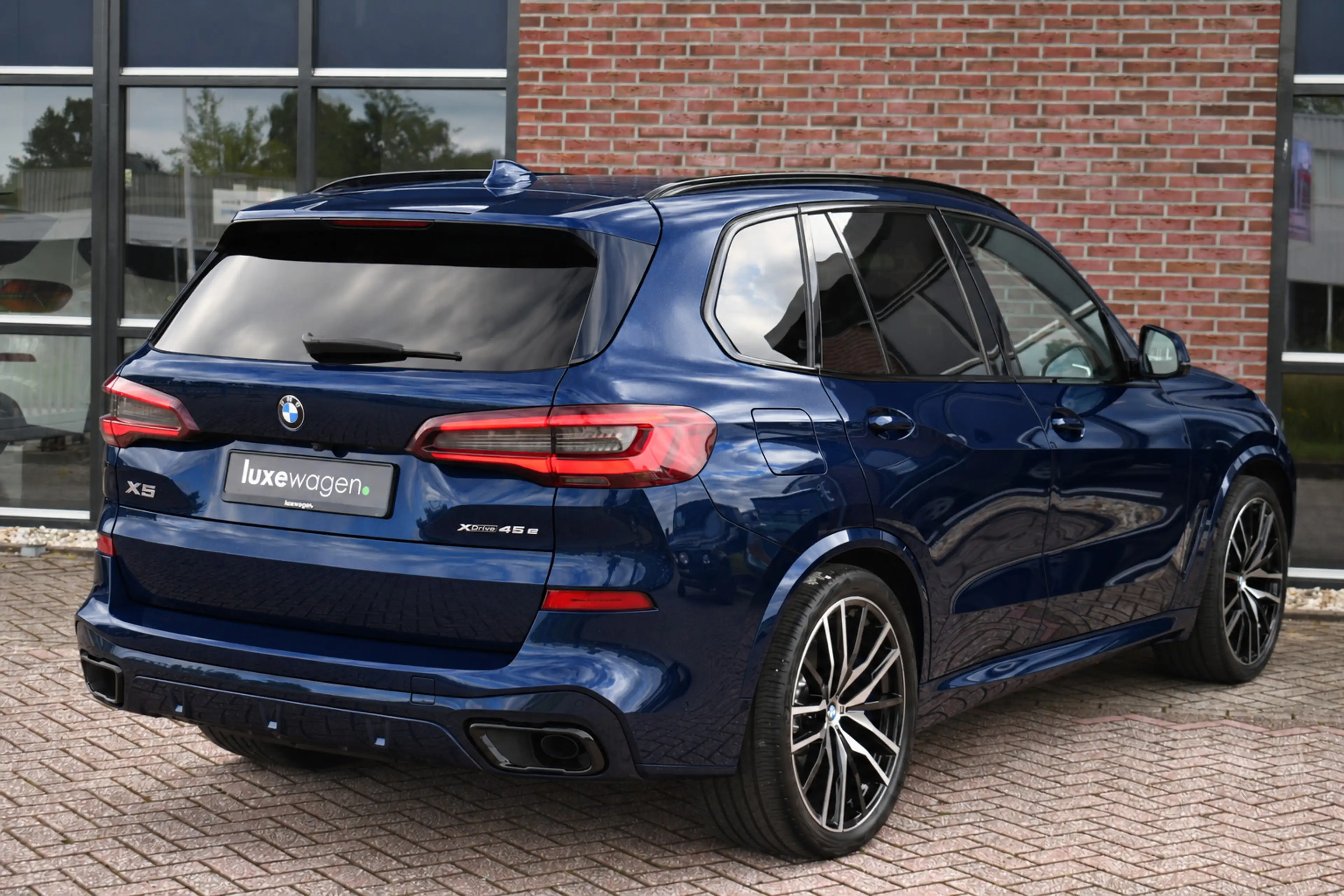 BMW X5 xDrive45e M-Sport Skylounge Trekh ACC 4WS 360 Comf — photo 44