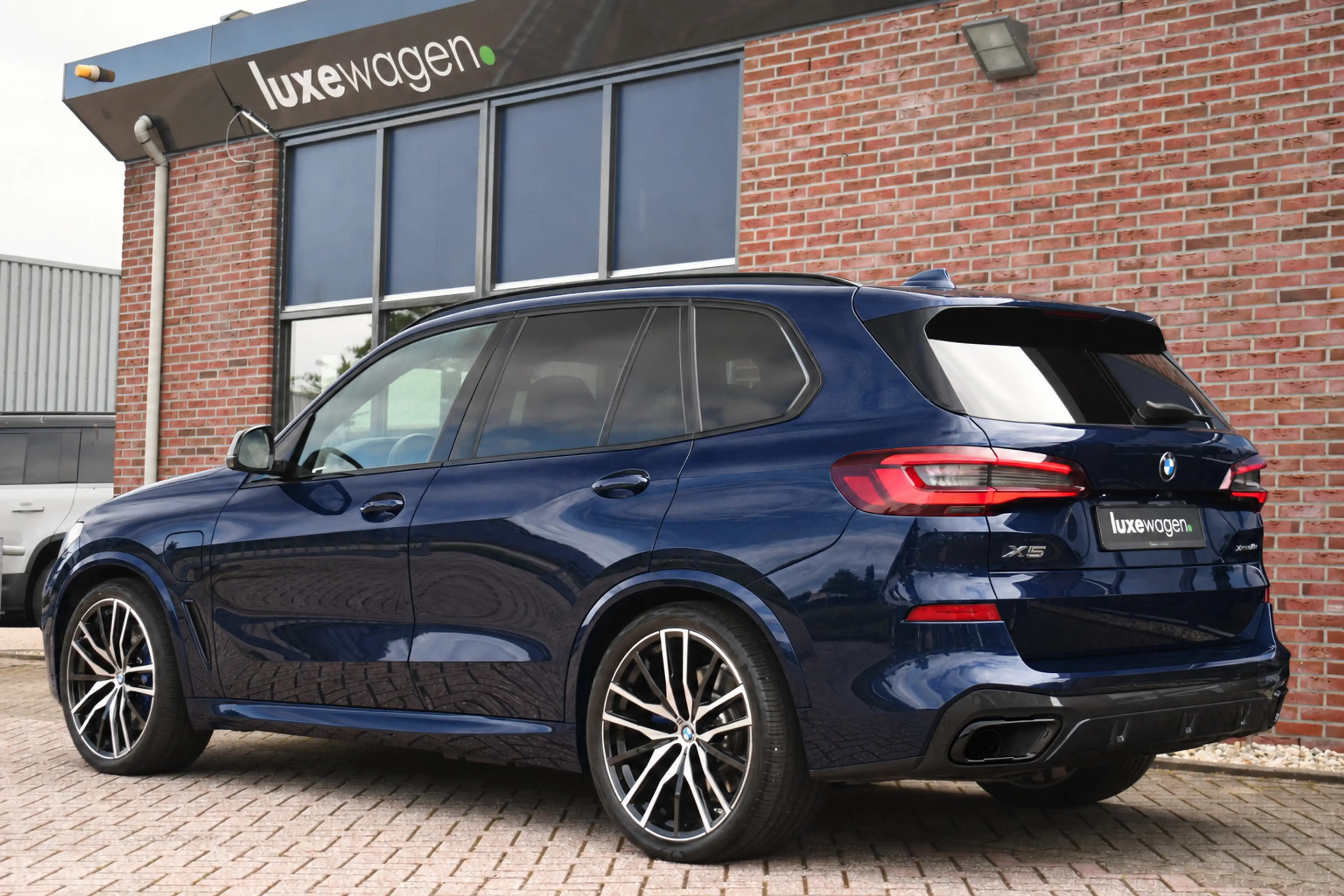 BMW X5 xDrive45e M-Sport Skylounge Trekh ACC 4WS 360 Comf — photo 6