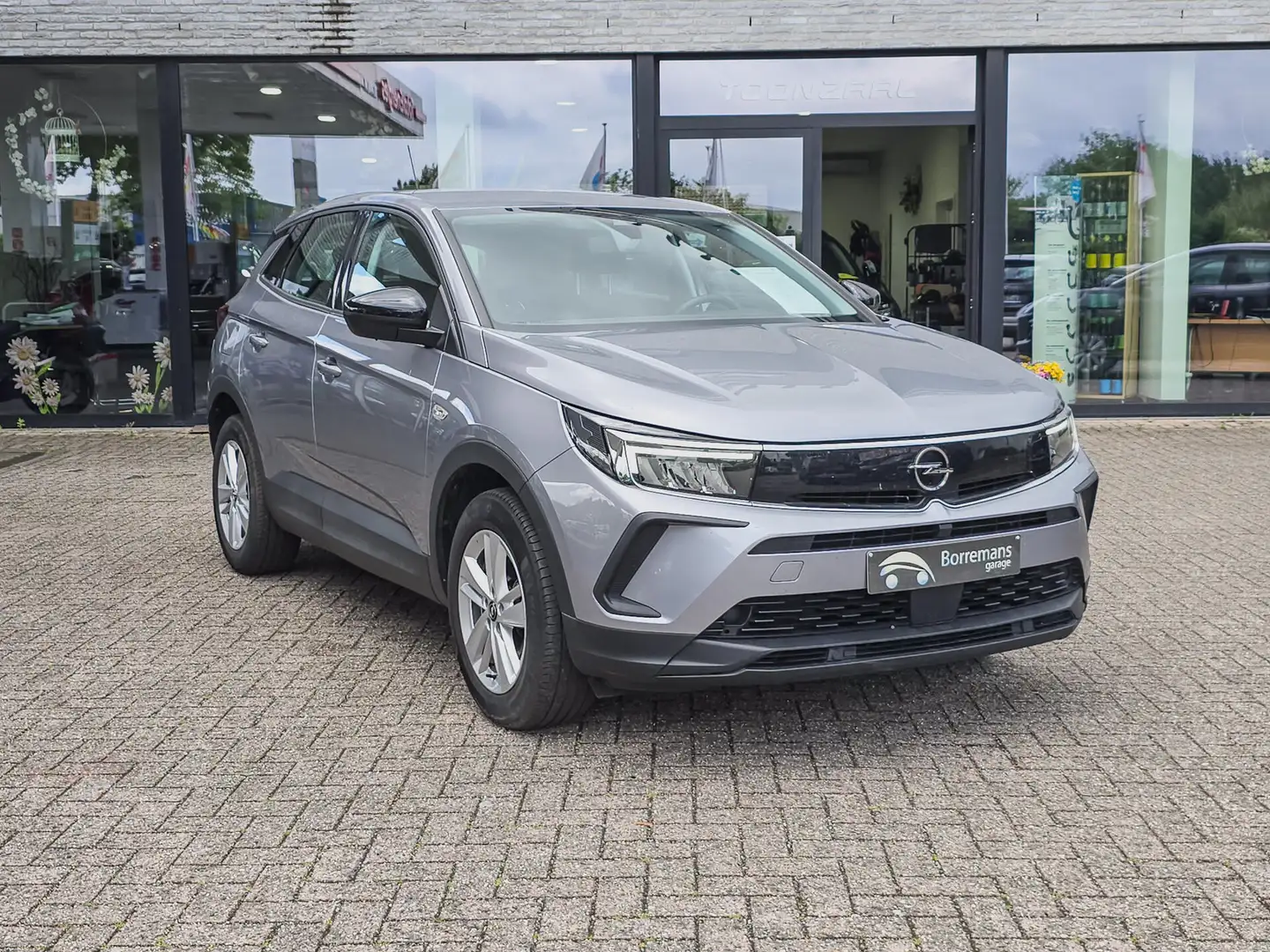 Opel Grandland 1.2 TURBO 130 PK Carlpay/Lane Keep/Cruise-Limit... Šedá - 1