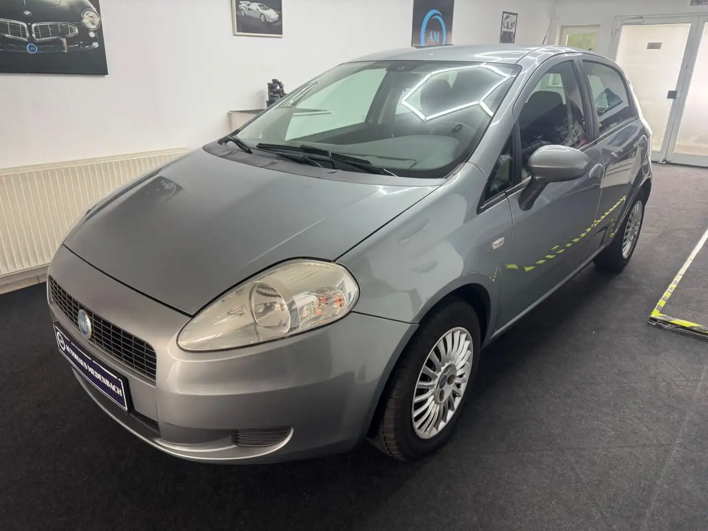 Fiat Punto 1.2 8V Dynamic Klimaanlage TÜV Neu Grau - 1