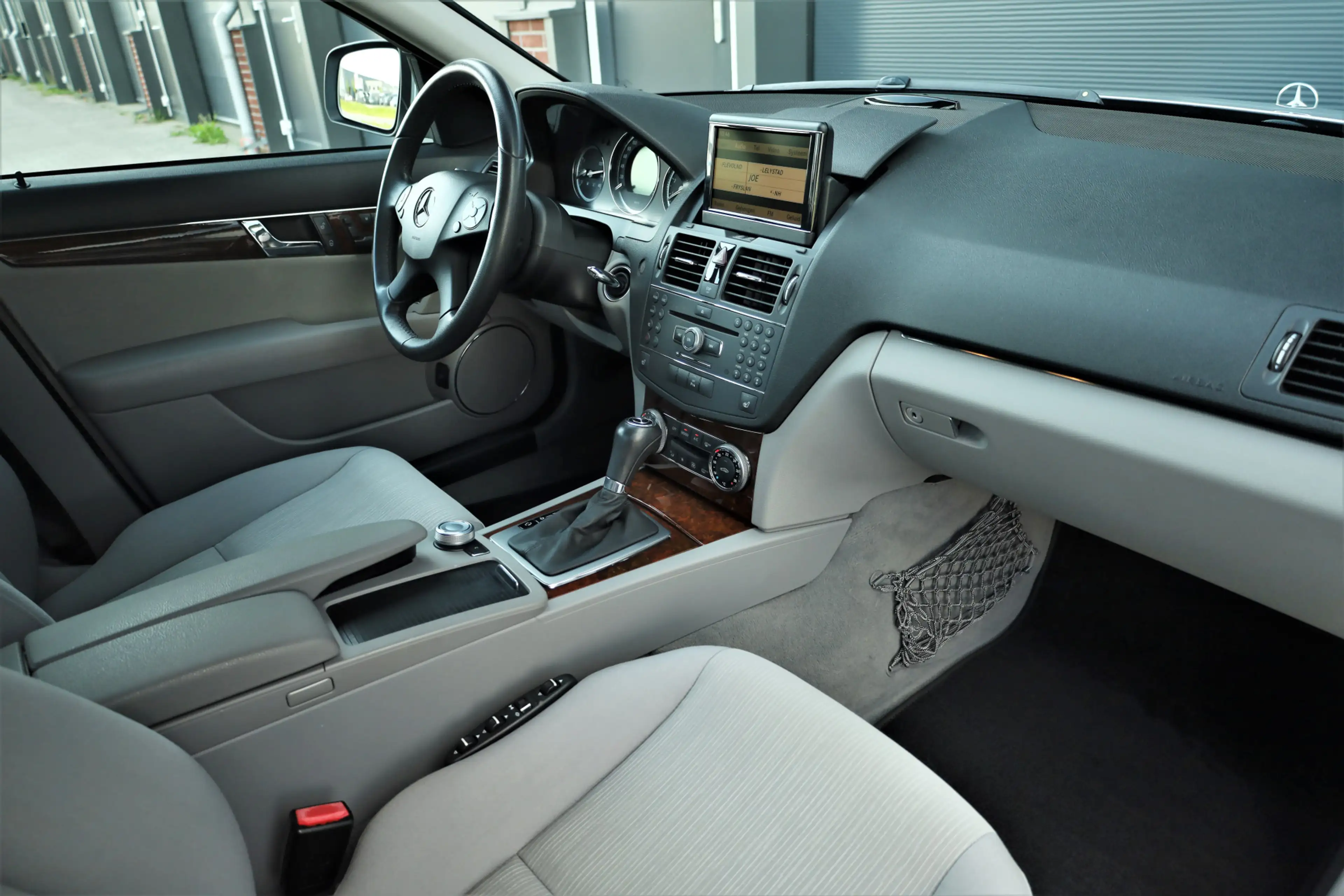 Mercedes-Benz C 350 C Elegance 4-Matic Youngtimer — photo 10