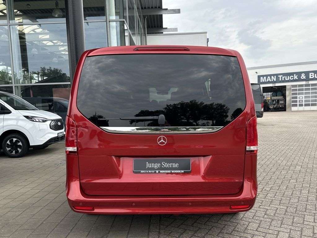 Mercedes-Benz V 220