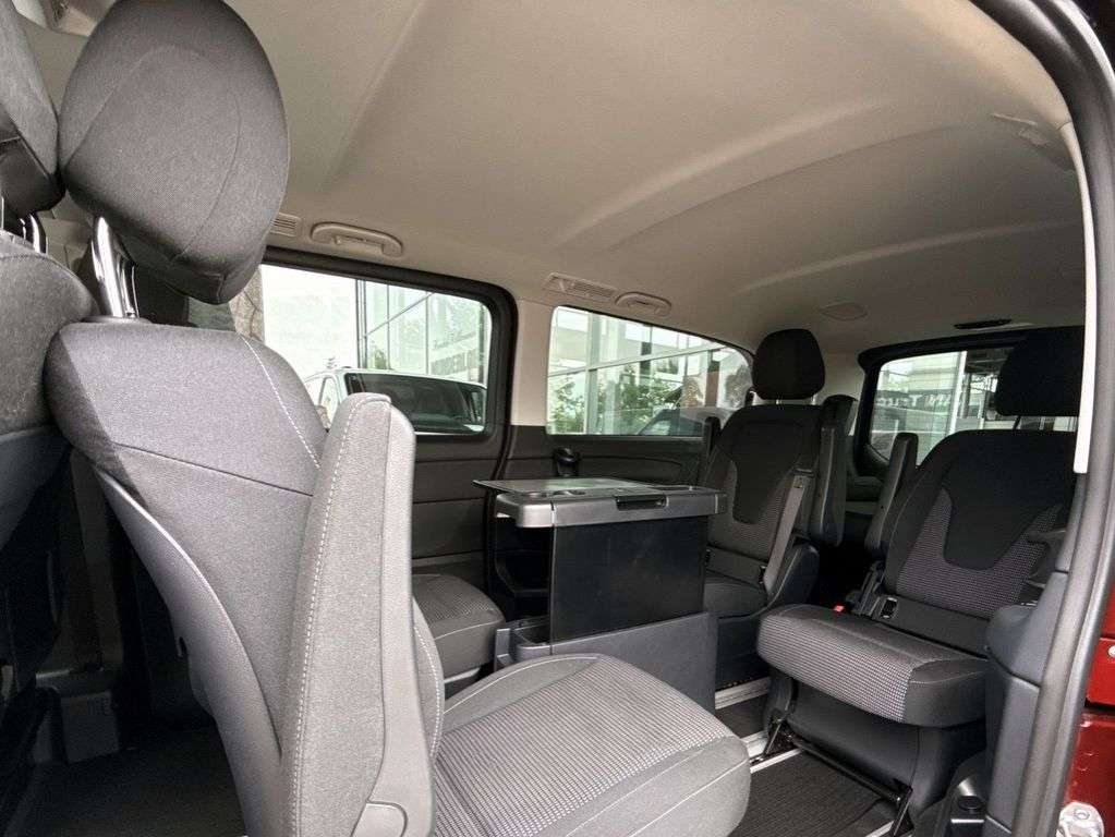 Mercedes-Benz V 220