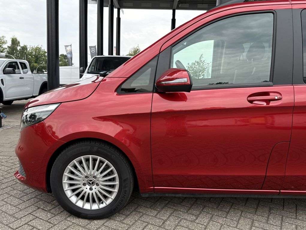 Mercedes-Benz V 220