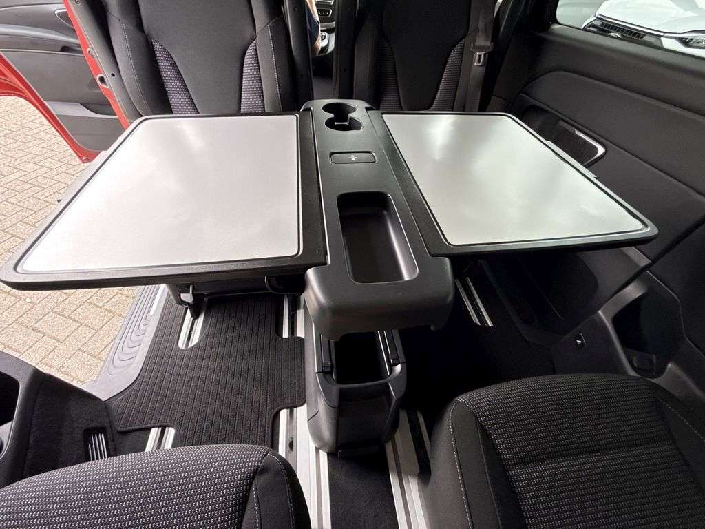 Mercedes-Benz V 220