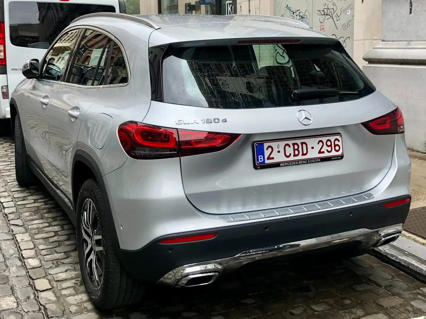 Mercedes-Benz GLA 180 GLA 180 d Pack Avantages Plateado - 2