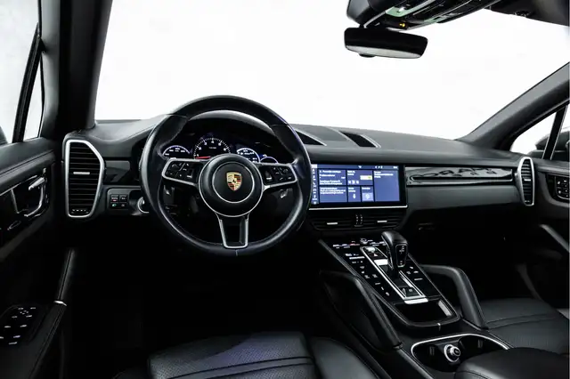 Porsche Cayenne view 15