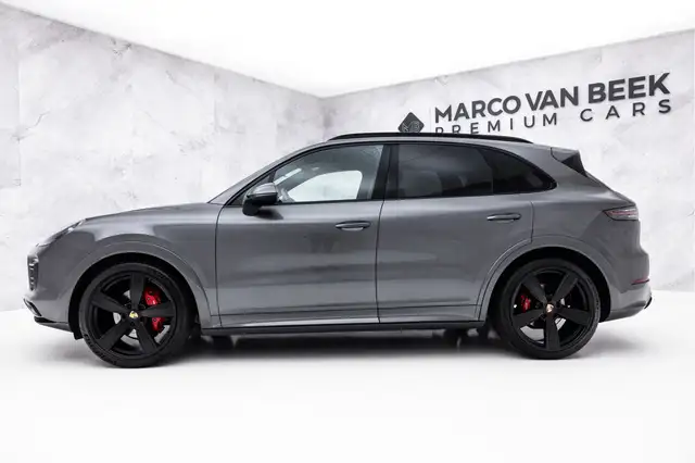 Porsche Cayenne view 5