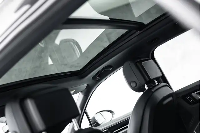 Porsche Cayenne view 13