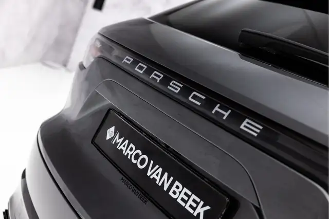 Porsche Cayenne view 11