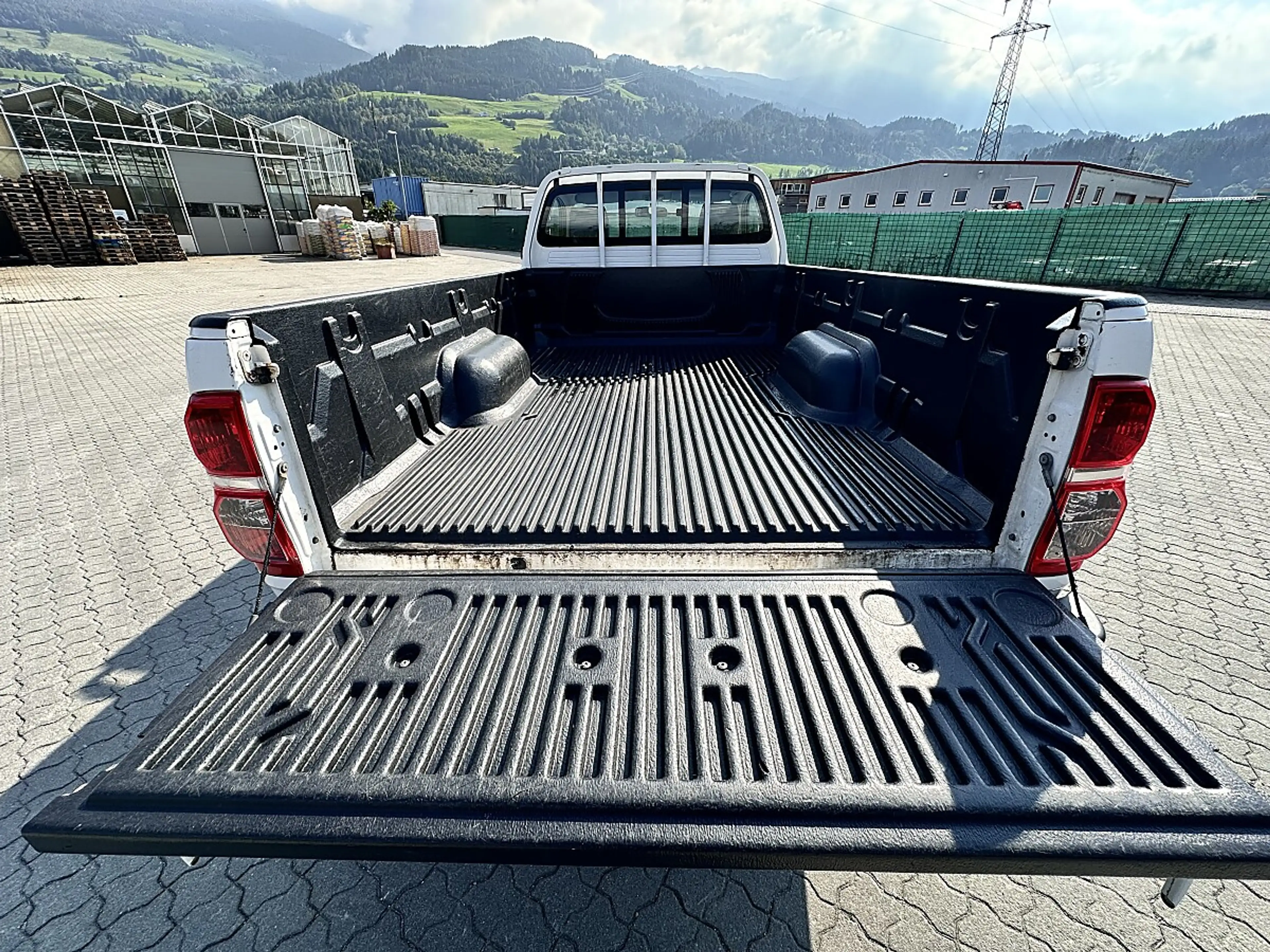 Toyota Hilux Einzelkabine Country 4x4 2,5 D-4D 145 — photo 7
