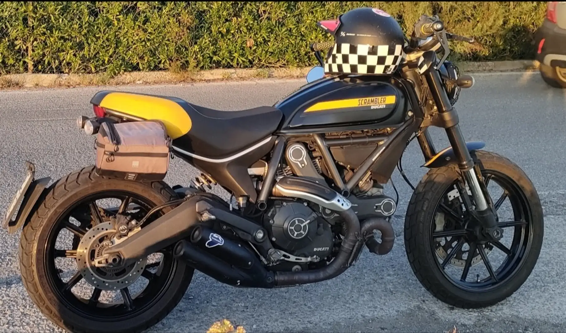 Ducati Scrambler Full throttle Fekete - 2
