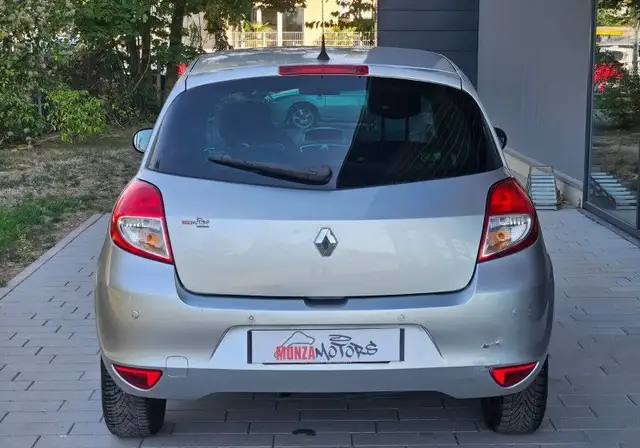Renault Clio view 6