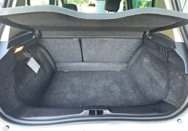 Renault Clio view 18