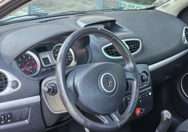 Renault Clio view 13