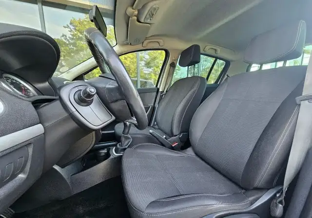Renault Clio view 15
