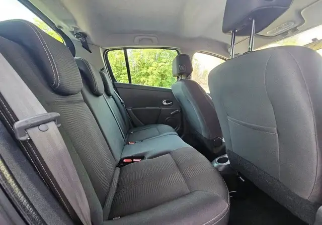 Renault Clio view 14