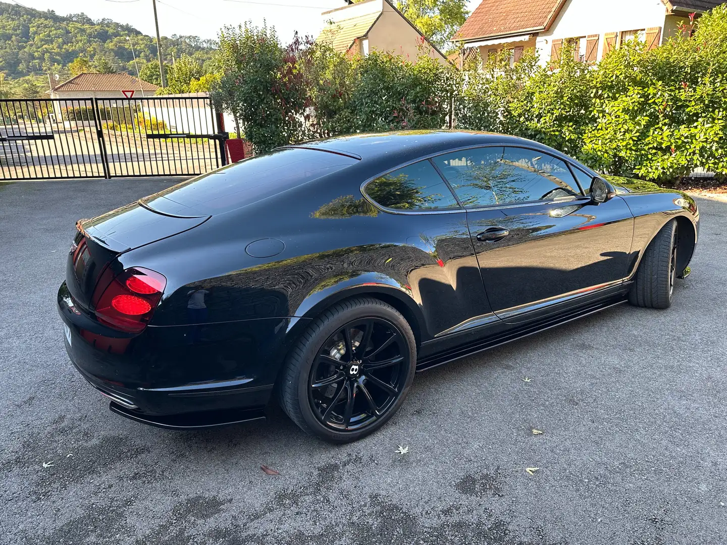 Bentley Continental GT SUPERSPORT Schwarz - 2