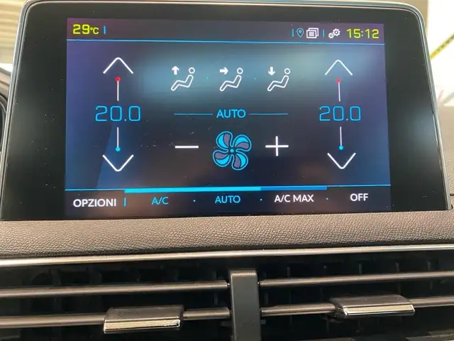 Peugeot 3008 view 10