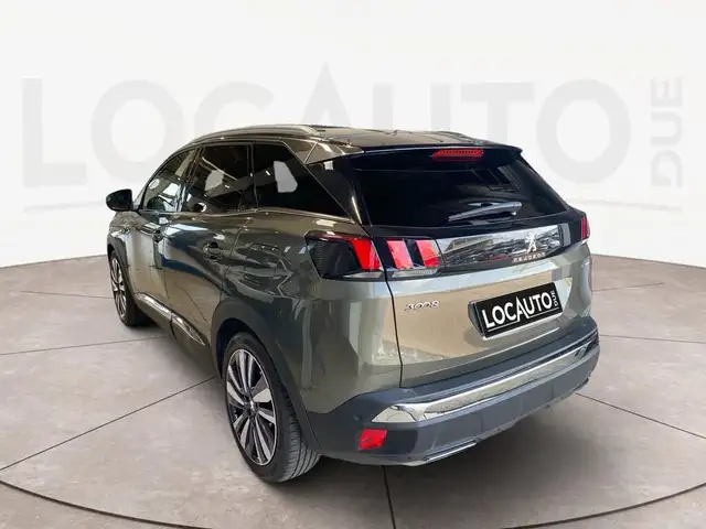 Peugeot 3008 view 5