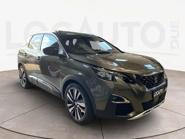 Peugeot 3008 view 3